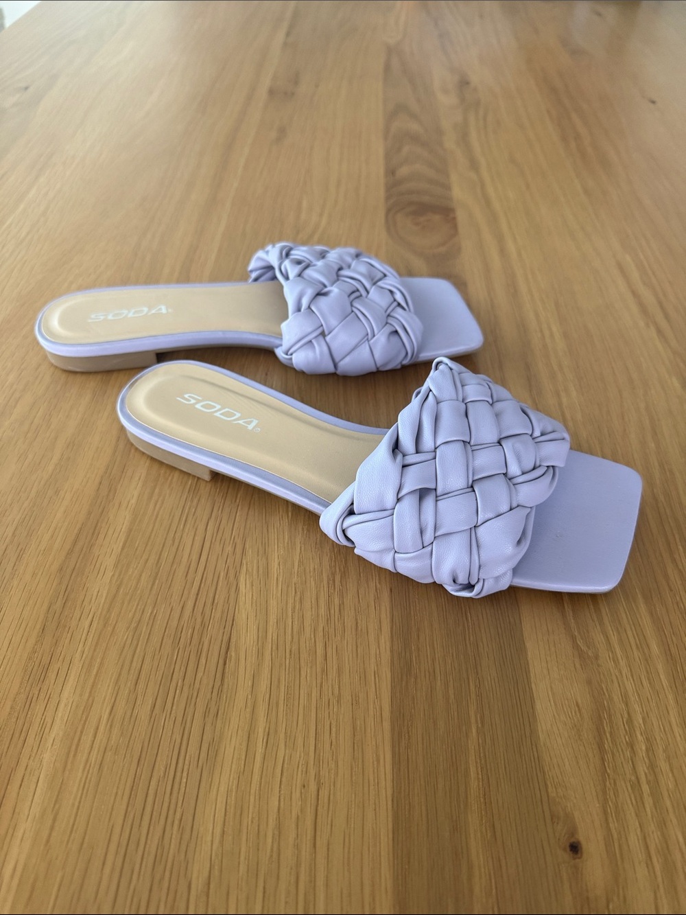 Purple sandals with woven straps, size 8, made by Soda